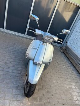 Lambretta V200 special / lepší skútr než Vespa ?