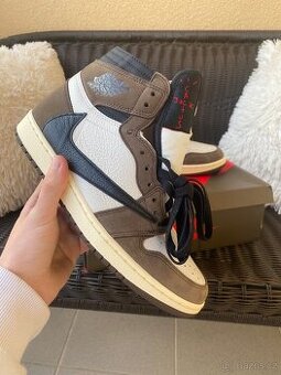 Jordan 1 High Dark Mocha Travis Scott 43