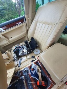 Krémové sedačky VW Touareg 7l