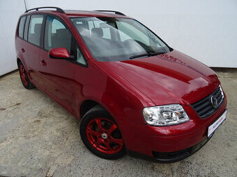 Volkswagen Touran 2.0TDi,103kW,s.navigace,tažné zařízení,kli