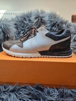 Louis Vuitton- Run Away Sneakers velikost 44,5