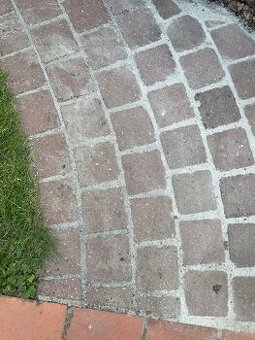 DLAŽBA betonová 500 Kč za 2,2 m2