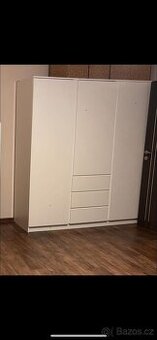 Prodám skříň Jysk .