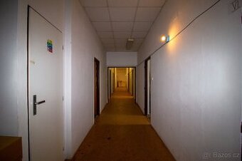 Pronájem kancelářského zázemí se sklady – 292 m²