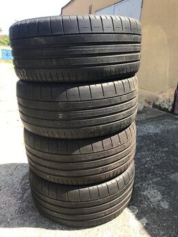 pneumatiky PIRELLI P ZERO 265/30/21, R21