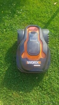 Maketa robotické sekačky WORX