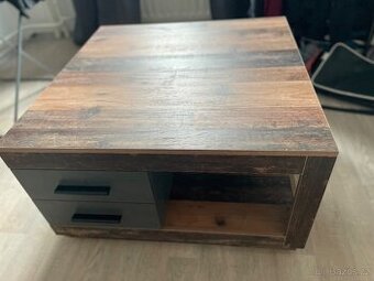 Konferenční stůl s kolečky