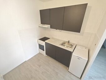 Pronájem bytu 2+kk, 42m2 + sklep 7m2, Jesenice u Prahy, MHD