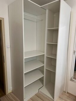 IKEA PAX šatní skříně – sestava + rohová