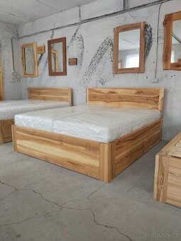 Postel z masivu.