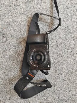 Sony A6000 + příslušenství