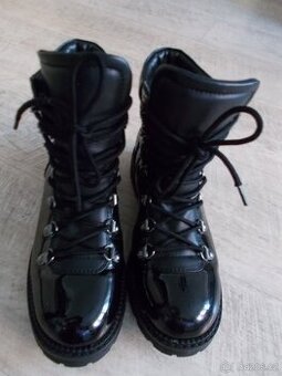 ŠPIKOVÉ NADKOTNÍKOVEBOTY LANDROVER