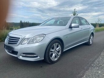 Mercedes E 4x4,3.0 CDI,195kW(265PS),229t.km,Xenony,TOPstav