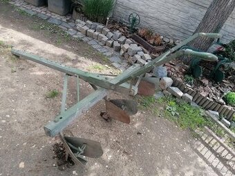 Zemědělské stroje ruční různé