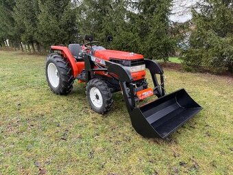 Malotraktor kubota GL32 s celním nakladačem 450