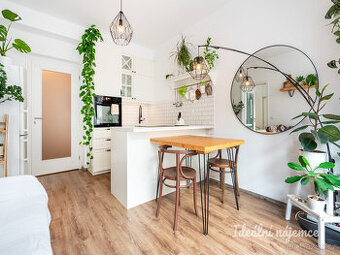 Pronájem bytu 2+kk, Košická, Vršovice, 31.500,- / 48 m2 s pa