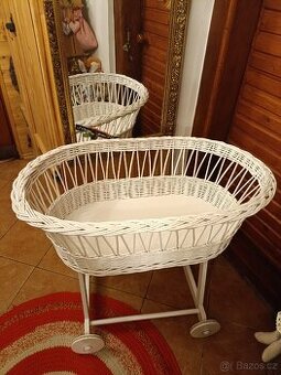 Proutěný koš pro miminko
