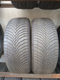 2xzimní pneu 235/55/18. Michelin.