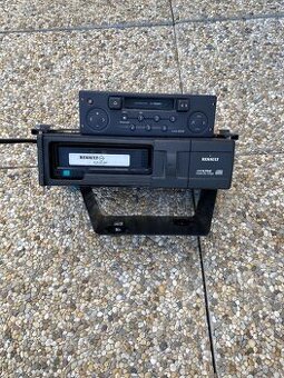 Renault Laguna II -autorádio a měnič CD