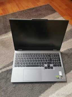 Herní notebook Lenovo