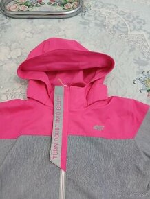 Krásná softchellová bundička+softchellová čepka