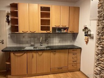 Hezká Kuchyň ze studia Kuchyně Dušek používaná