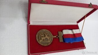 MEDAILE  PRO  PŘEDSEDY  MNV  ČSSR