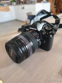 Olympus OM-D E-M5 Mark II + Panasonic 12–35 mm f/2.8 – TOP s