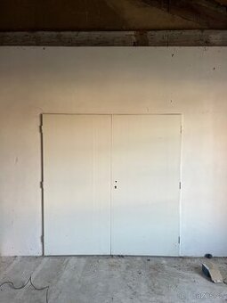 Dvoukřídlé dveře