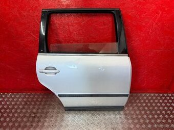 PRAVÉ ZADNÍ DVEŘE VW PASSAT B5.5 KOMBI STŘÍBRNÉ