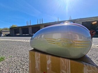 JAWA KÝVACKA - PANELKA NÁDRŽ