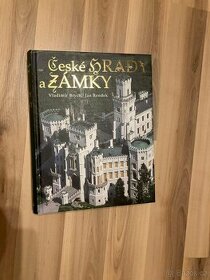 Kniha "České hrady a zámky" - 1