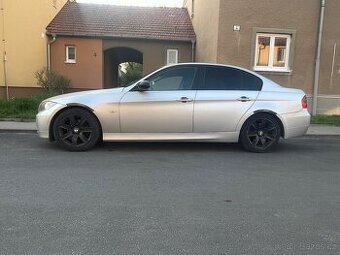 BMW E90 320D automat