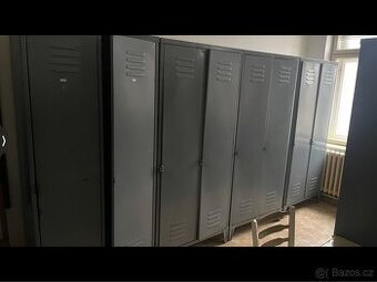 Šatní plachtové skřínky 25 ks