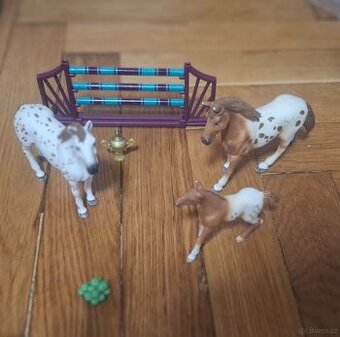 Schleich - koně, překážka