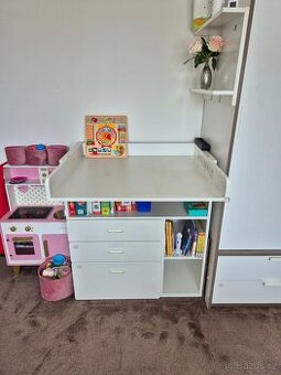 Přebalovací pult IKEA