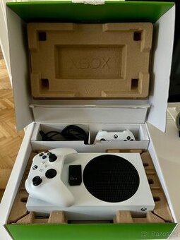 Xbox Series S + příslušenství + Xbox účet(25 her)