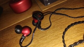 Sluchatka Astell & Kern Angie II