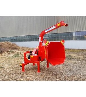 Štěpkovač dřeva TEKNAMOTOR Skorpion 160R - Traktor - 1