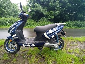 Spolehlivý skútr 2T 50 ccm - 1