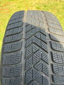 Zimní pneu 235/40 R18 95V