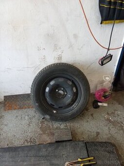 Plechový disk s pneu 5x100