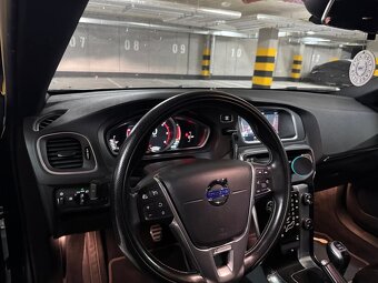 Volvo V 40 design
