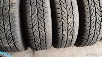 Zimní pneu 215/65 R16