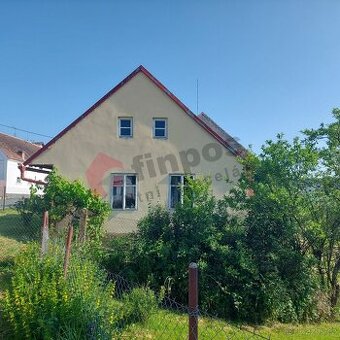 Pronájem chalupy 2+1 se zahradou a garáží v Kucínech u Přešt