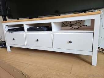 Prodáme TV stolek Ikea Hemnes
