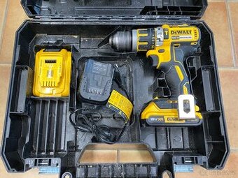 Aku vrtačka DeWalt 18V DCD795D2 2 x2ah akumulátor