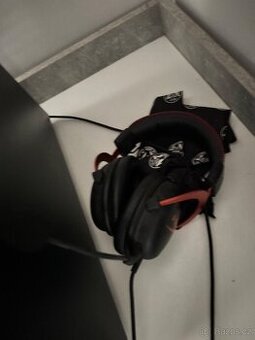 Periferie-klávesnice,mys,sluchatka,reproduktory,židle