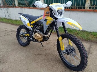 Enduro Asix xb 83