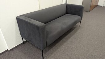 Tmavě šedá trojmístná pohovka Windsor & Co Sofas Neptune